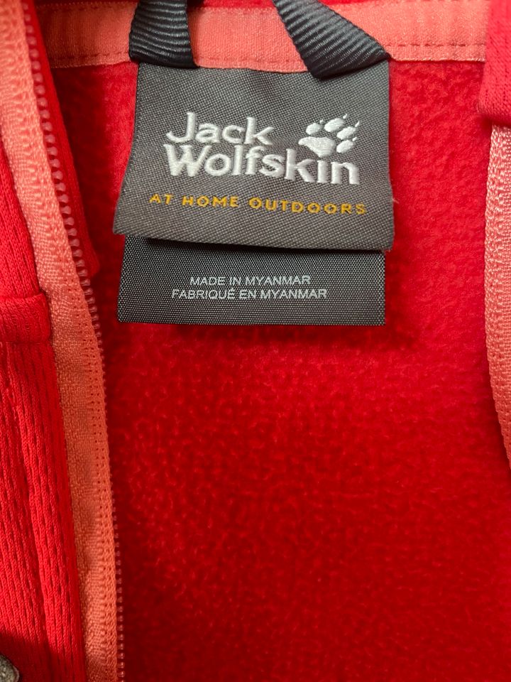 Gefütterte Jacke von Jack Wolfskin in Tiefenbach Kr Passau