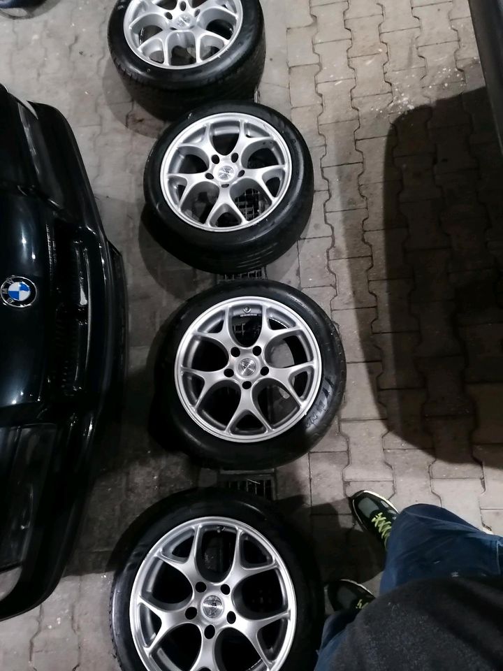 Bmw Alufelgen 5x120 e36 e46 nwtg 225 und 245 Bereifung 17zoll in Remshalden