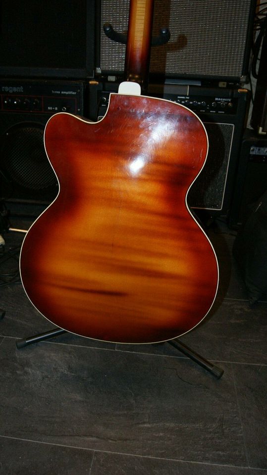 GERMAN ARCHTOP IN GOOD CONDITION REAL PLAYER ZOLLER-PU in Berlin