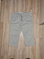 Beige Bermuda s.Oliver Größe 44 NEU Bayern - Sonnefeld Vorschau