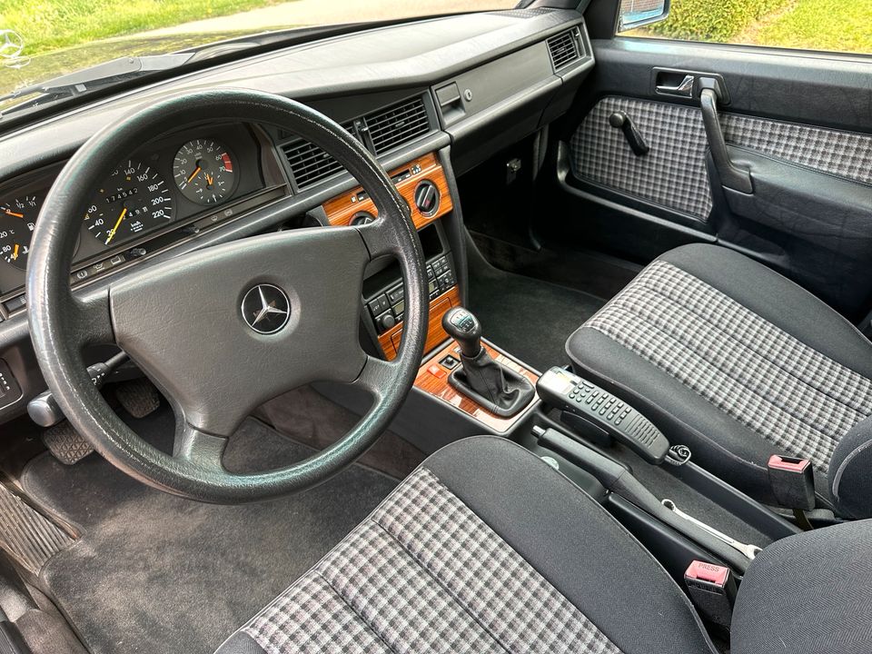 Oldtimer Mercedes Benz 190E W201 in Bornit-Met super Zustand! in Petershagen