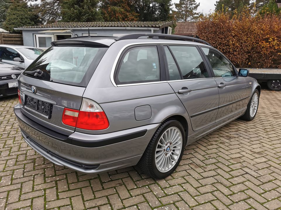 BMW 330 xi Edition Exclusive "LEDER+KLIMA+S.HEFT+ALLRAD" in Elsenfeld