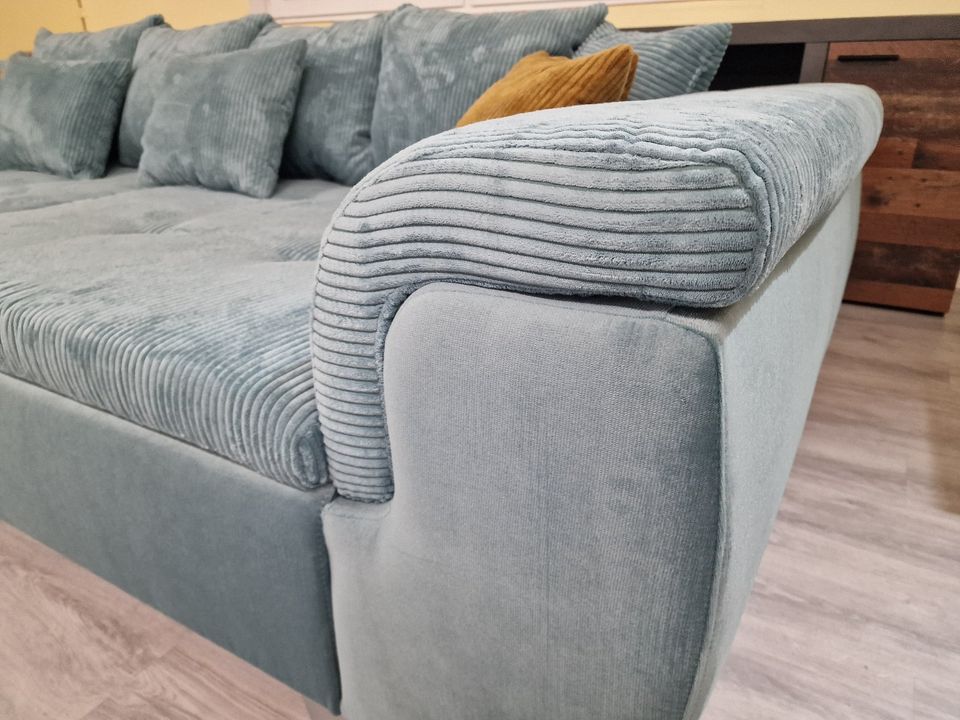 NEU - XXL Big - Sofa Couch Sofa Garnitur Wohnlandschaft Sessel Hocker Eckcouch in Schwerin