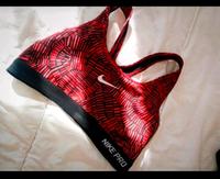 Nike Sport Top BH schwarz rot Niedersachsen - Papenburg Vorschau