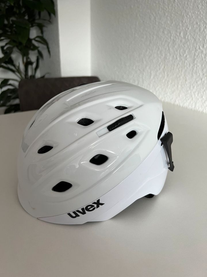 Skihelm Uvex + Alpina Brille in Düsseldorf