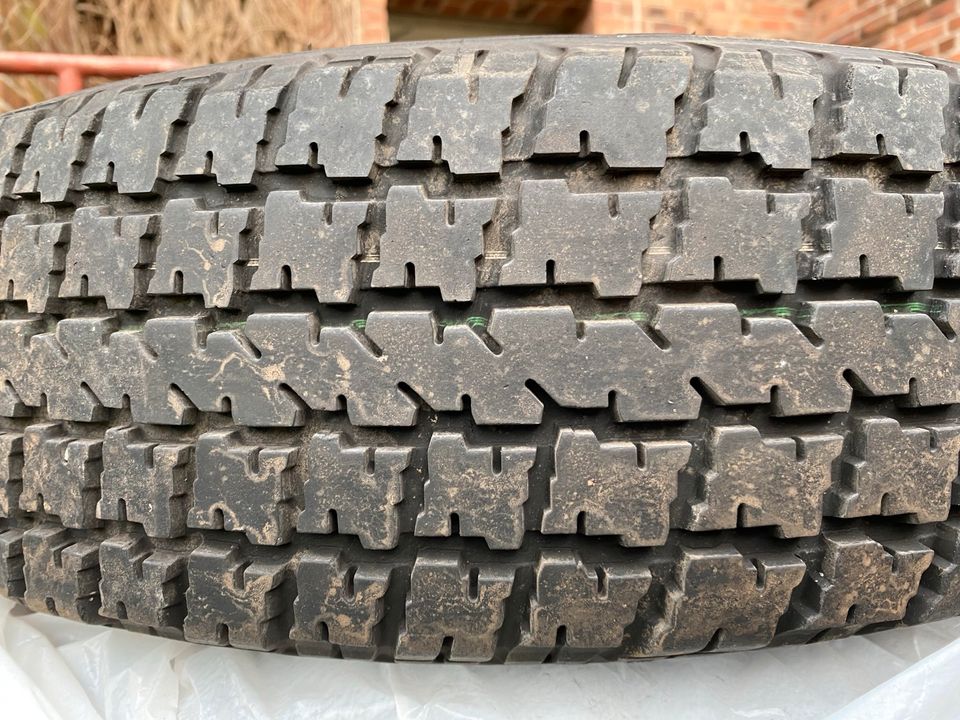 Reifen, Felgen für Lada Niva 4x4, 185/75 R16, guter Zustand! in Kiel