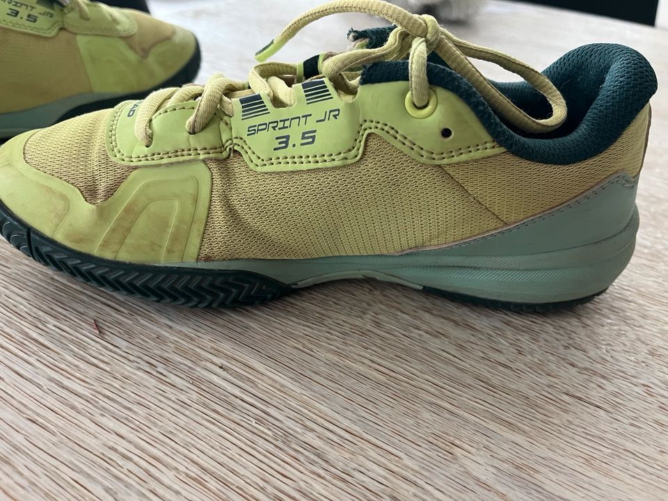 gut erhaltene grüne Outdoor-Tennisschuhe von Head in Krefeld