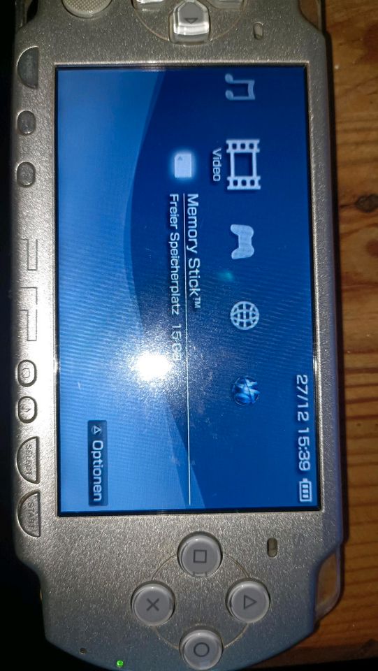 Sony Psp in silber in Jübek