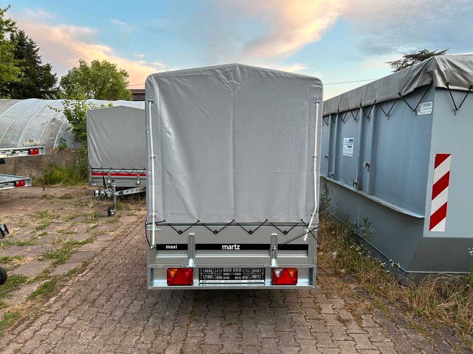 Anhänger mit Hochplane 750kg in Stuttgart