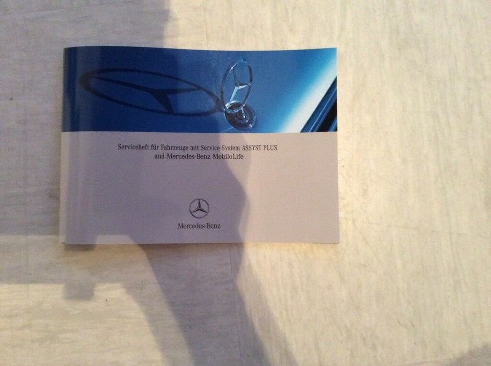 Mercedes-Benz Service-Heft für C-Klasse W204 ab Bj.2007 in Essen