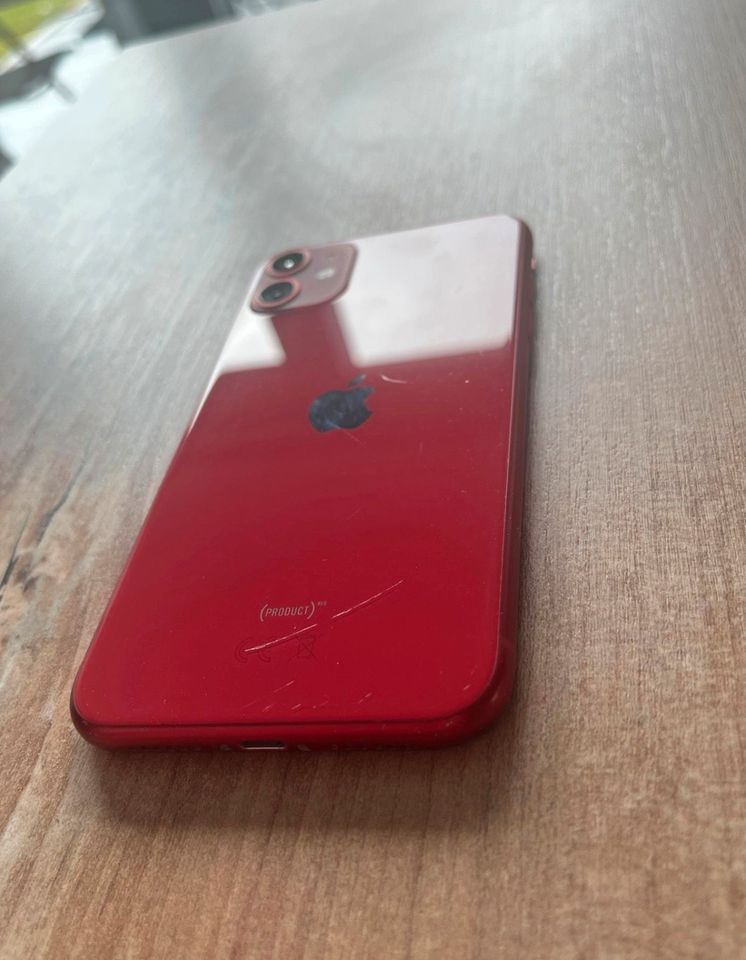 iPhone 11 128 GB red rot mit Hülle und Kabel in Burgstädt