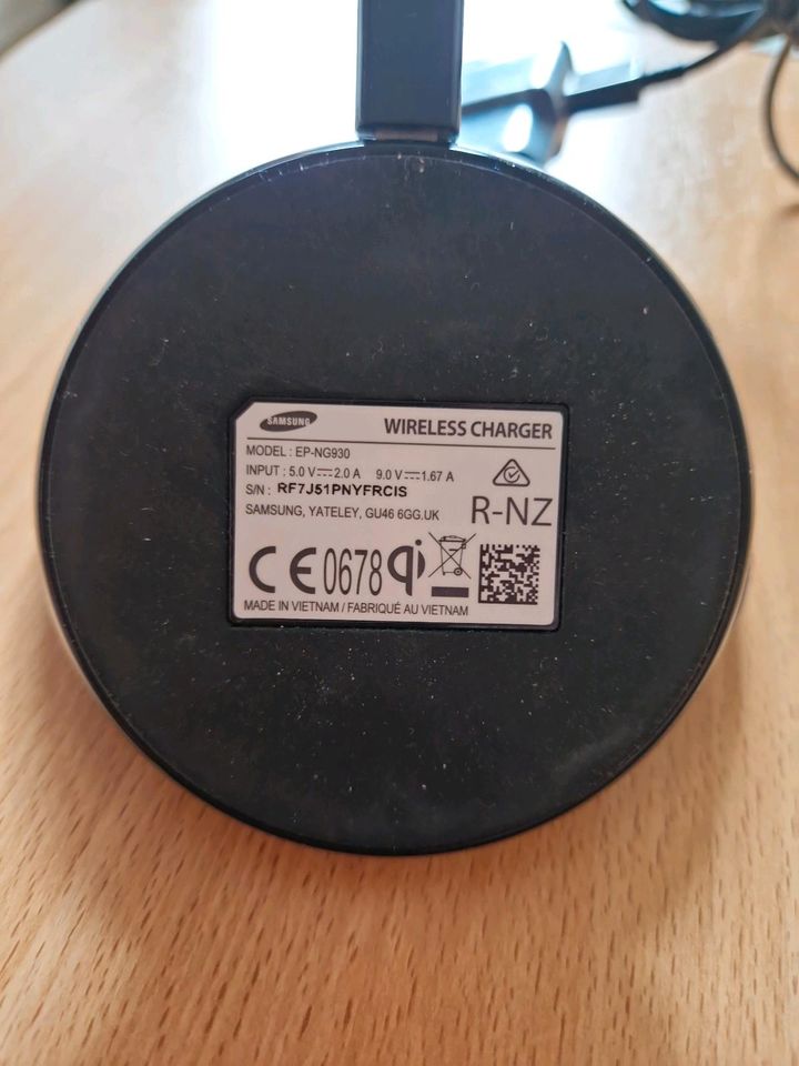 Samsung Wireless Charger EP-NG930 in Schwelm