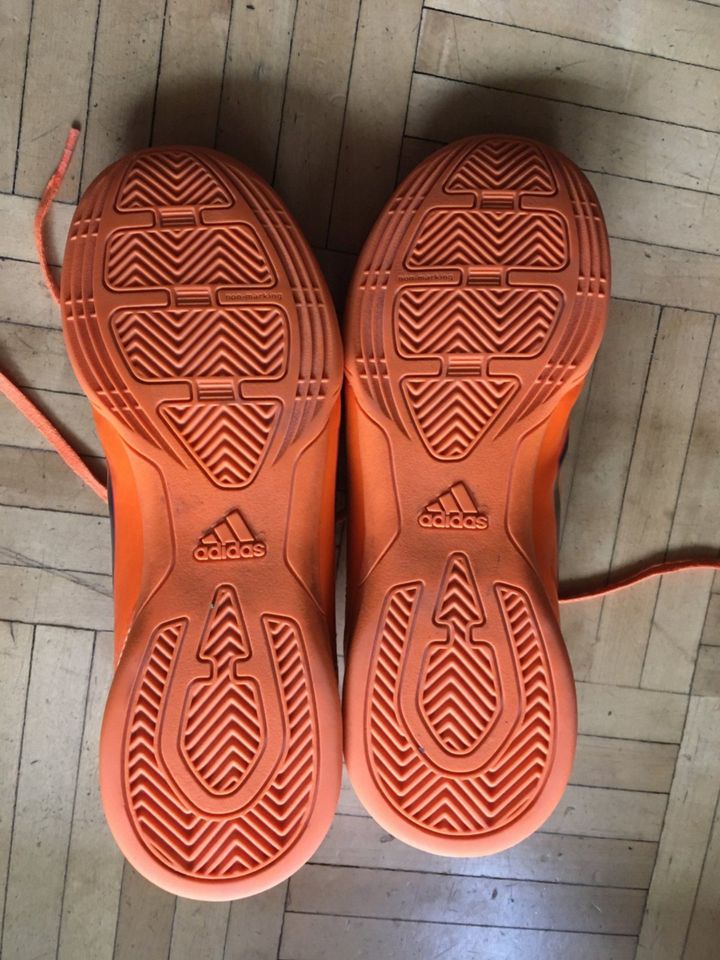 Original adidas Turnschuhe orange, Gr. 36, sehr guter Zustand in Gröbenzell
