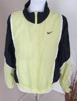 Damen Nike Jacke (top Zustand) Berlin - Köpenick Vorschau