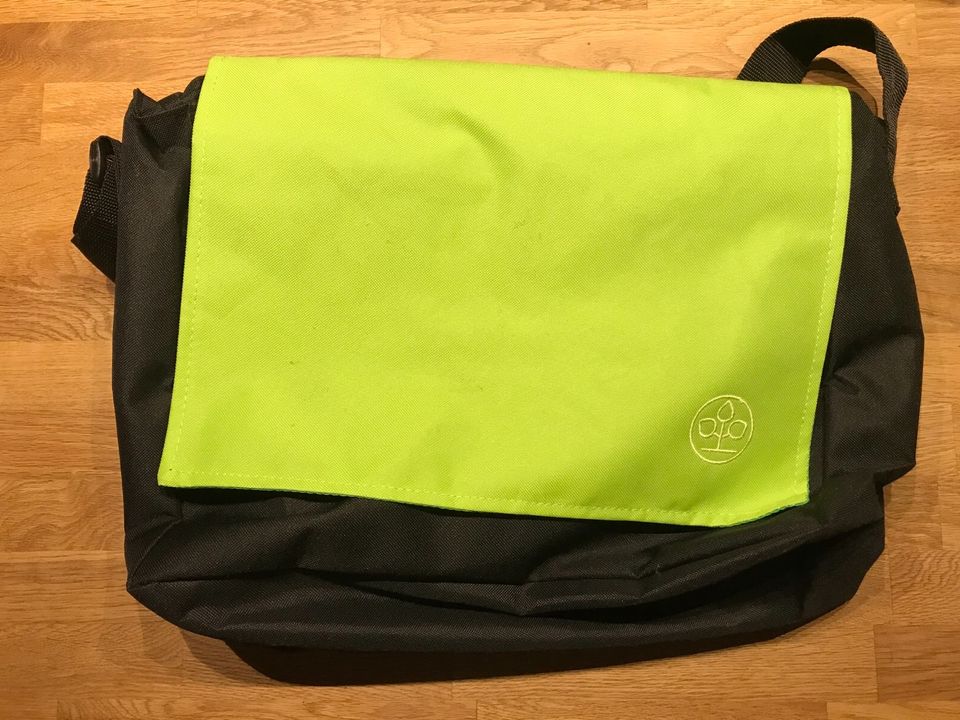 Wickeltasche mit Wickelunterlage neu in Crottendorf Erzgebirge