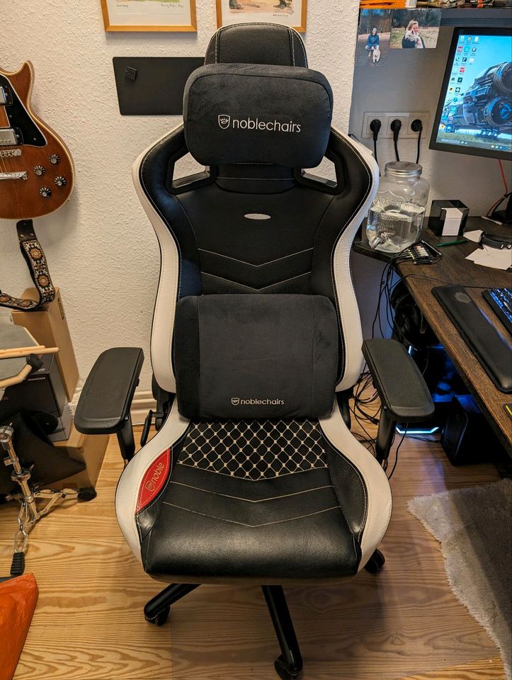 noblechairs EPIC ECHTLEDER Schwarz/Weiß/Rot Gaming Chair in Hamburg