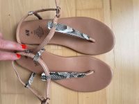 Sandalen H&M mit Schlangendetail Baden-Württemberg - Villingen-Schwenningen Vorschau