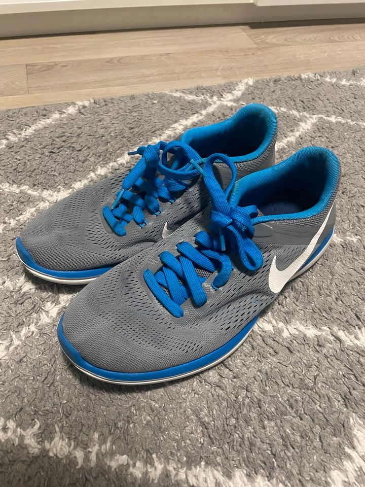 Nike Sportschuhe 42,5 Blau Grau in Wuppertal