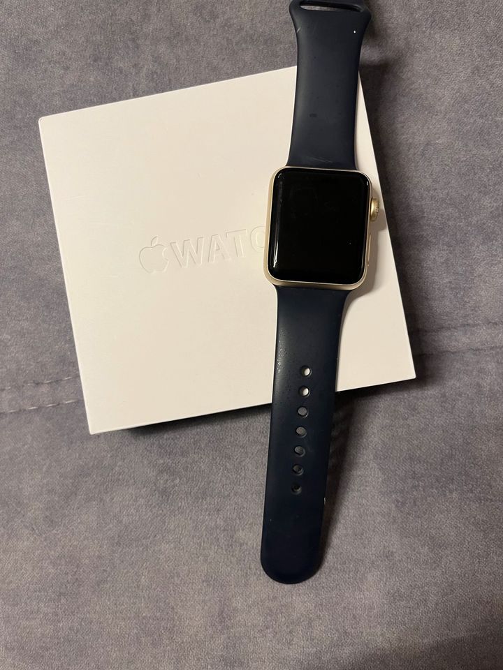 Apple Watch Series 2 38 mm Gold gebraucht in Regnitzlosau