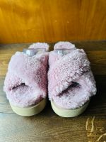 UGG Hausschuhe NEU 38 Fuzz Sugar Cross Slide Mauve Rosa Bayern - Miesbach Vorschau