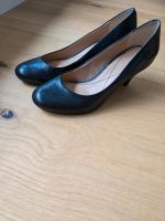 Klassische Pumps aus Leder, schwarz, Größe 40 München - Milbertshofen - Am Hart Vorschau