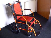 Faltbarer Rollstuhl in Orange Schwarz m vielen Extras Niedersachsen - Schiffdorf Vorschau