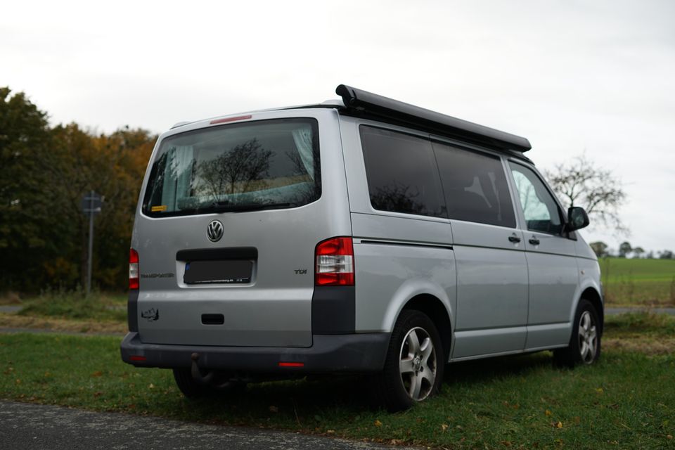Volkswagen/VW T5 Camper Van mit Aufstelldach - California Stil in Paderborn