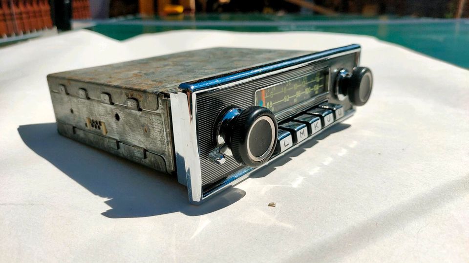 Oldtimer Youngtimer Autoradio Blaupunkt Karlsruhe in Dierdorf