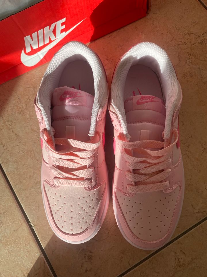 Nike Dunk low 37,5 pink rosa in Detmold