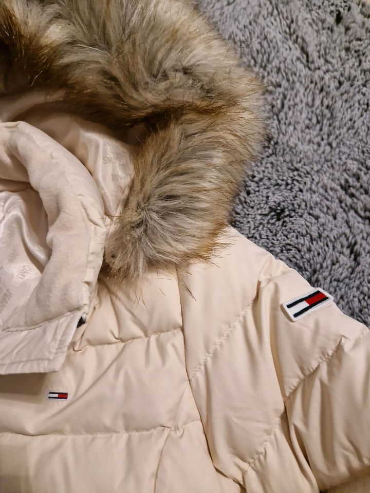 Tommy Hilfiger Daunenjacke Größe L - NEU in Graben (Lechfeld)