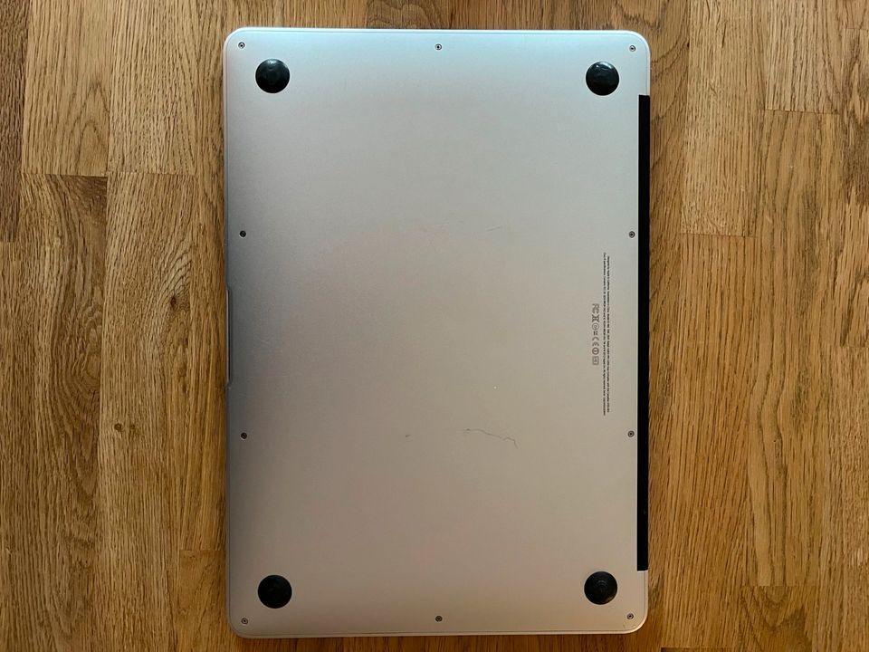 MacBook Air 13,3 Zoll (Modell A1466)  im guten Zustand in Nauen