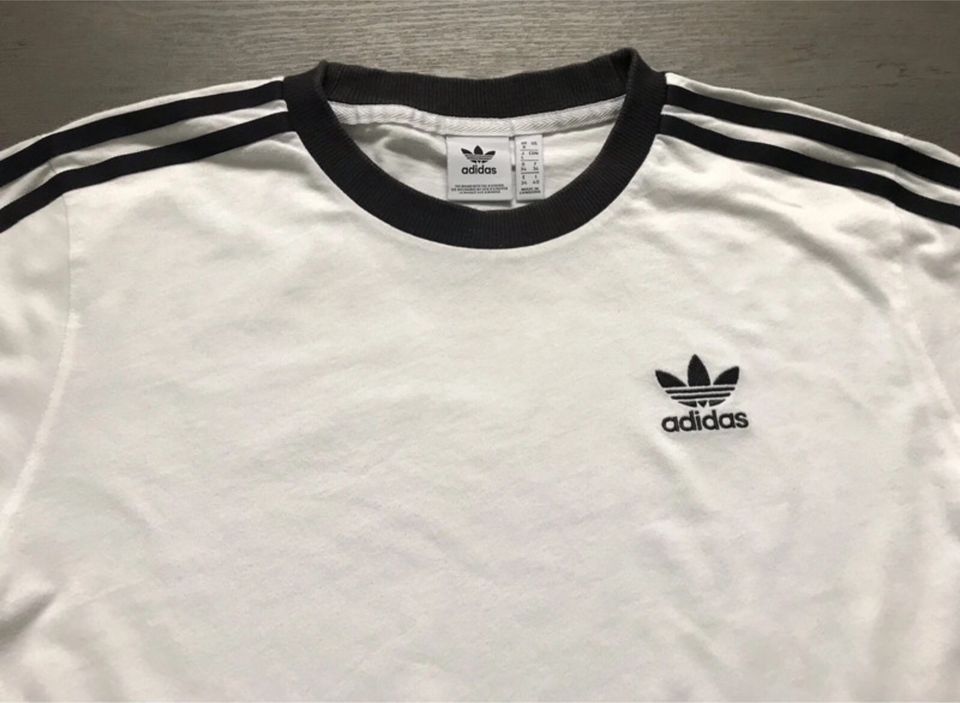 Adidas Damen Shirt Gr XS / 34 Weiß Schwarz Kurzarm in Edewecht
