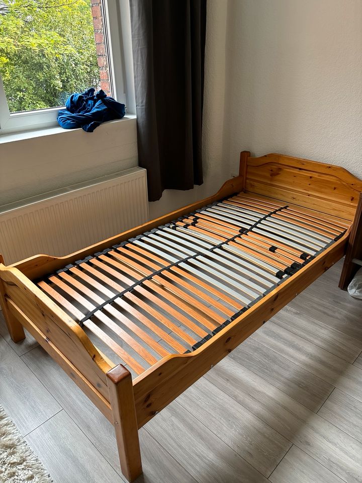Bett mit Lattenrost 100 × 200 in Mönchengladbach