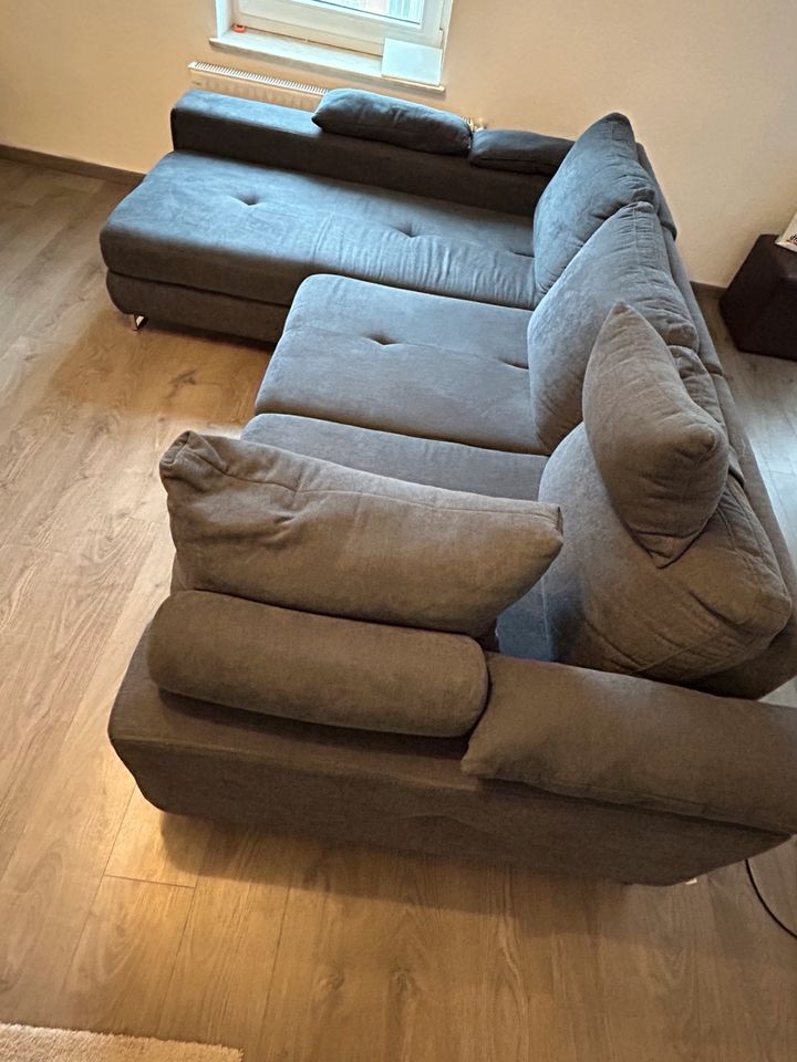 XXL Sofa / Couch / Wohnlandschaft - 1,88m x 2,60m - Neu in Fulda