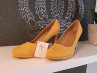 Venturini Milano 40 Pumps NEU High Heels gelb Güstrow - Landkreis - Güstrow Vorschau