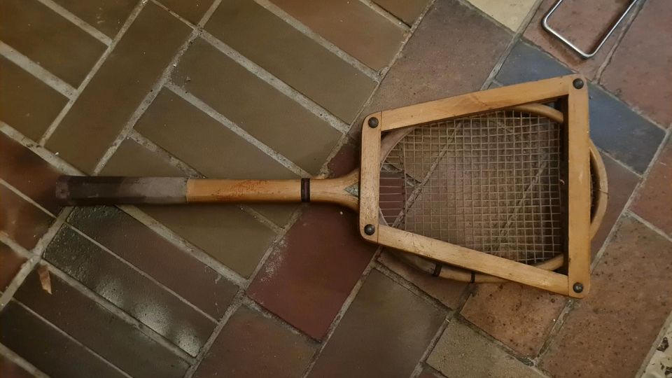 Tennisschläger Antique Gebr. Becker in Stuttgart