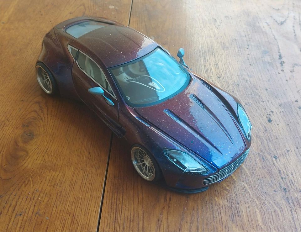 1:18 ASTON MARTIN ONE-77 breitbau flipflop xenon Echtalufelgen in Berlin