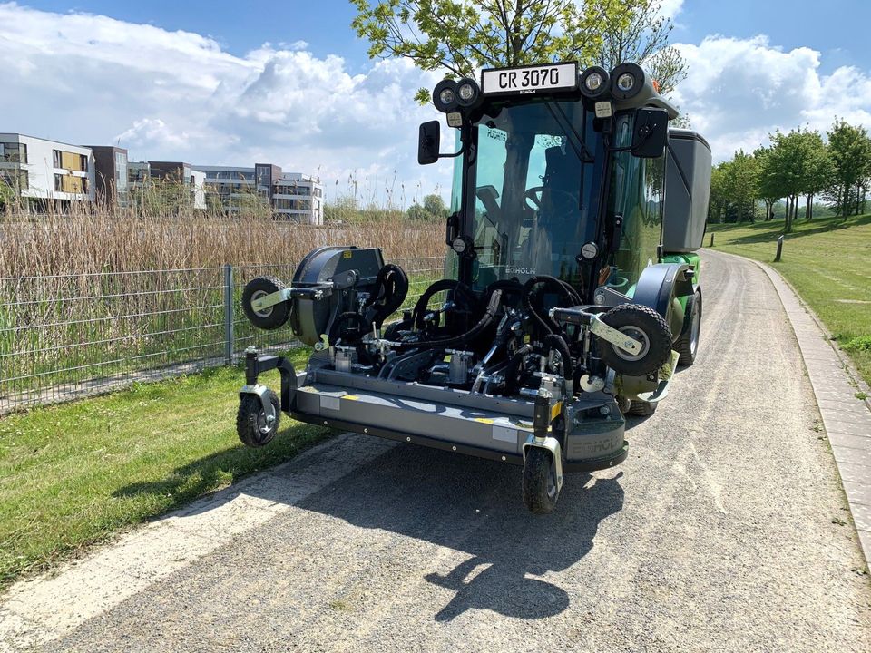 Egholm CR 3070 Geräteträger Kehrmaschine Winterdienst Traktor in Stein