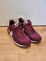 Nike Sneaker Schuhe Gr. 44.5 Hessen - Neuhof Vorschau
