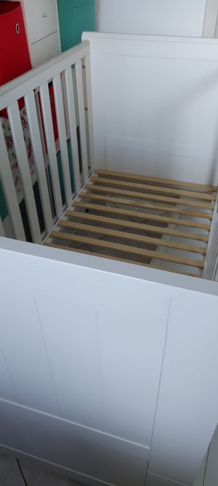 Baby- Kinderbett Liegefläche 140cm×70cm ohne Matratze in Düsseldorf