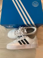 Weiße Adidas Old Skool Sneaker Turnschuhe Gr.38 Frankfurt am Main - Bergen-Enkheim Vorschau