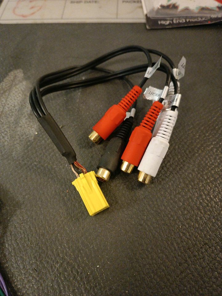 Car Hifi Adapter. Mini ISO Adapter Antennen Verstärker LKonverter in Dinslaken