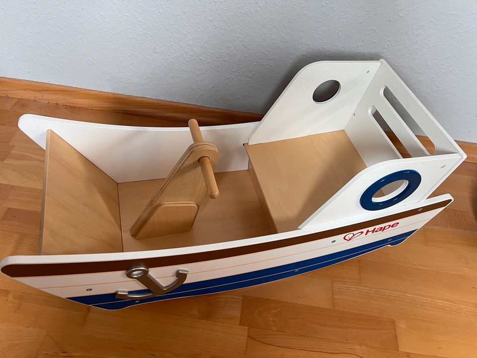 Hape Schaukelschiff in Emmelshausen