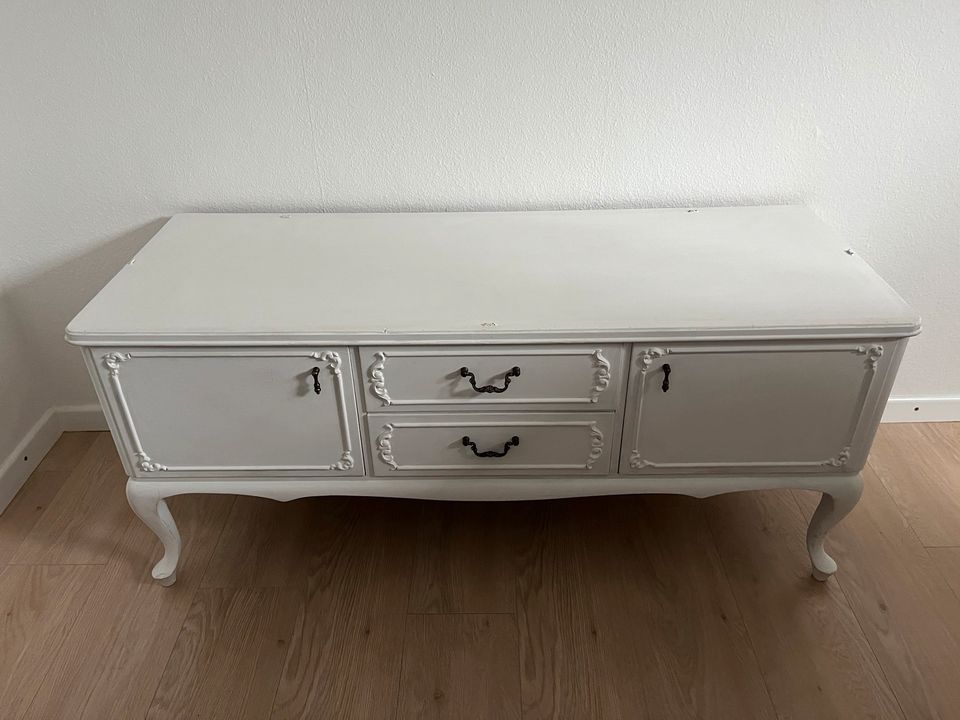 Chippendale Shabby chic Kommode weiß in Burgwedel