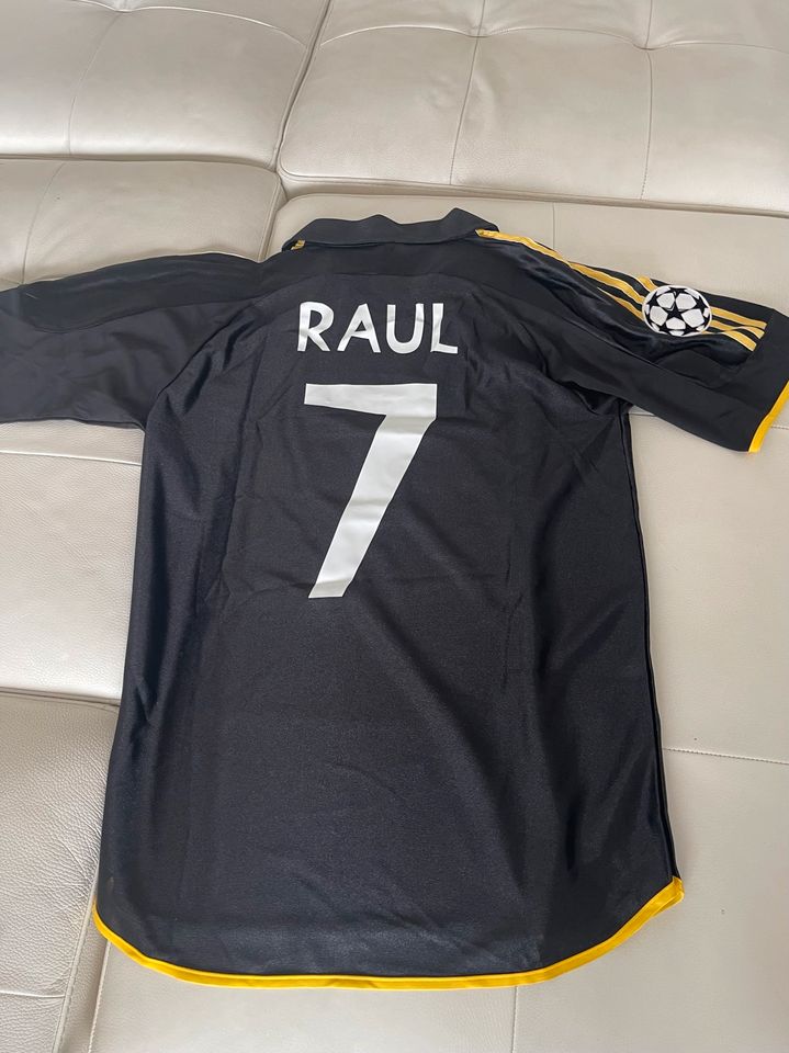 Raul Gr. M Real Madrid CL 2000 Retro Fussballtrikot in Jestetten