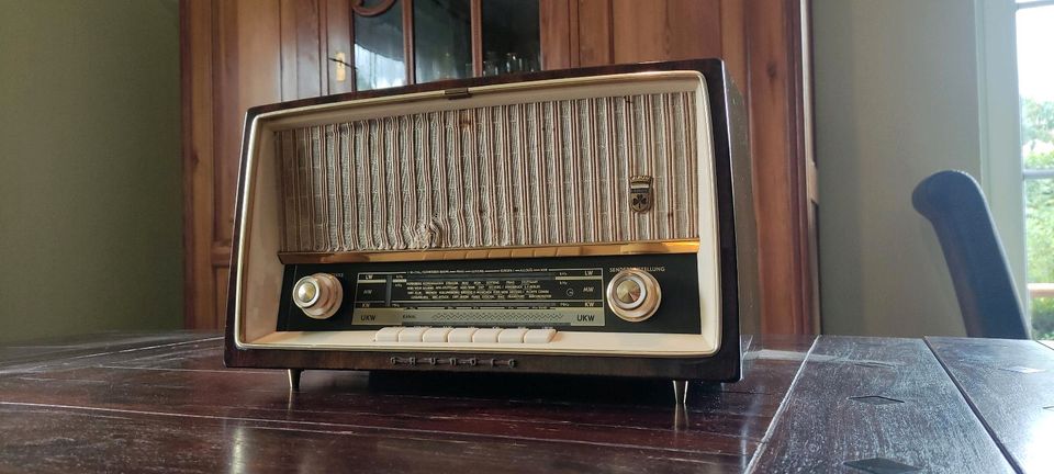 Grundig 2140 Vintage Röhrenradio klein restauriert Bluetooth 60er in Brietlingen