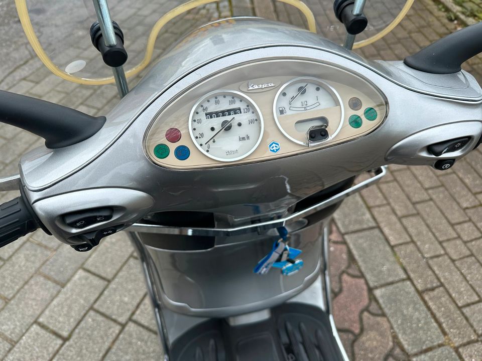 Schöne Gepflegte Vespa ET 4 125 Aus 1.Hand Nur 7763 KM Tüv 03.26 in Herne