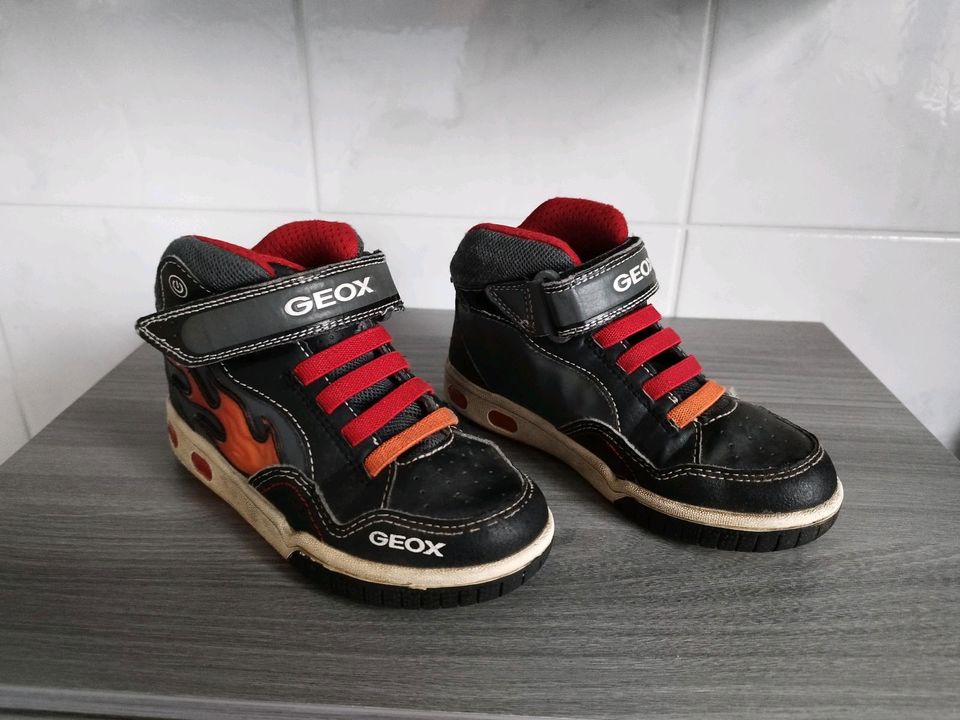 Geox Schuhe mit Licht Größe 30 High Sneaker in Dahlewitz