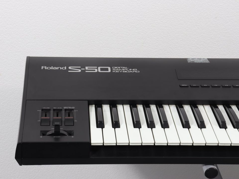 Roland s50 - 61 Tasten Sampler + 1 Jahr Gewährleistung in Möhnesee