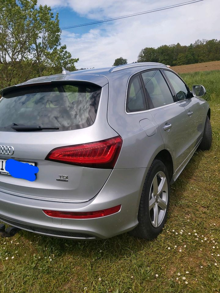 Audi Q5 2.0 Liter Diesel s-Line Quattro Bj. 08/2015 in Nassenfels